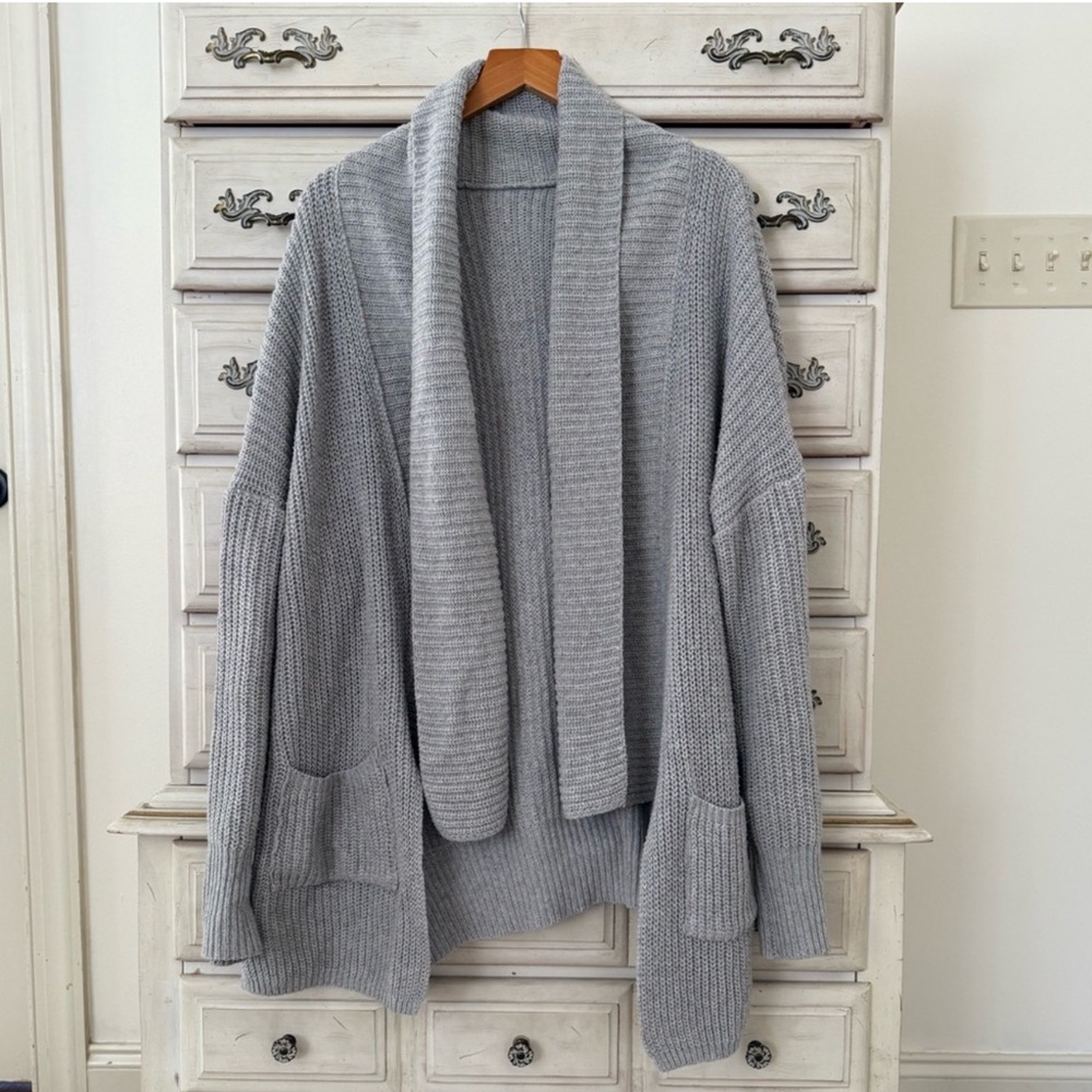 Vici Grey Relaxed Pocketed Cardigan